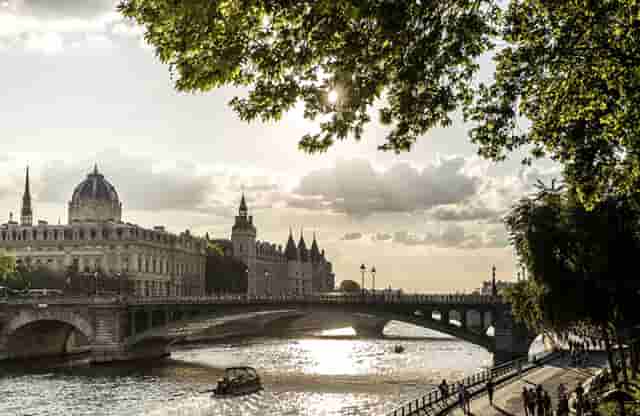 苹果笔记本电脑键盘无法按键(笔记本电脑键盘按键没反应怎么回事)